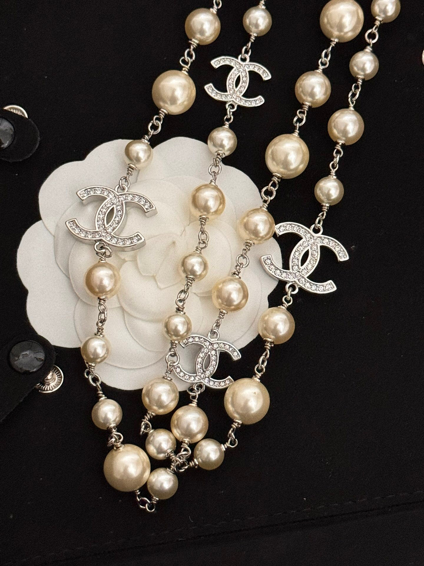 Chanel 23V Cc Pearl LongNecklace Pearl Chanel 23V Cc Pearl LongNecklace Pearl