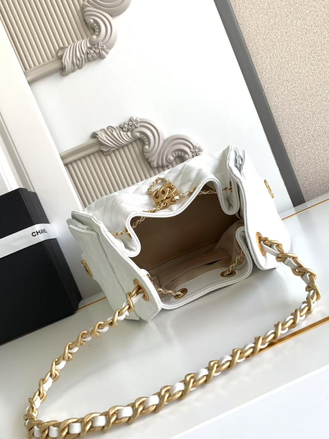Chanel Spring 25C Hobo Small Handbag White Chanel Spring 25C Hobo Small Handbag White