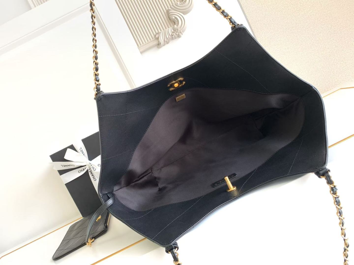 Chanel 25S Shopping Tote QuiltedCaviar Large - Black Chanel 25S Shopping Tote QuiltedCaviar Large - Black