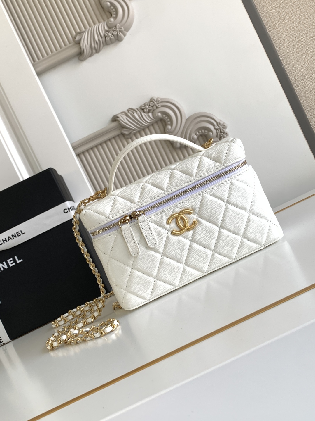 Chanel Vanity Case White Leather Handbag Chanel Vanity Case White Leather Handbag