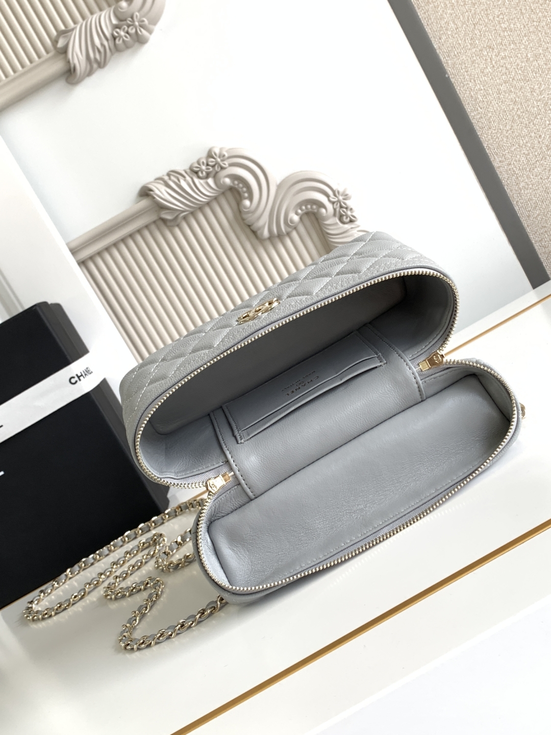 Chanel Vanity Case GreyLeather Handbag Chanel Vanity Case GreyLeather Handbag