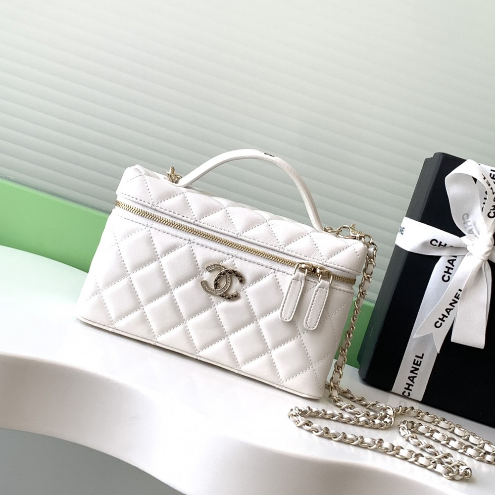 Chanel 25C Vanity Case White Leather Handbag