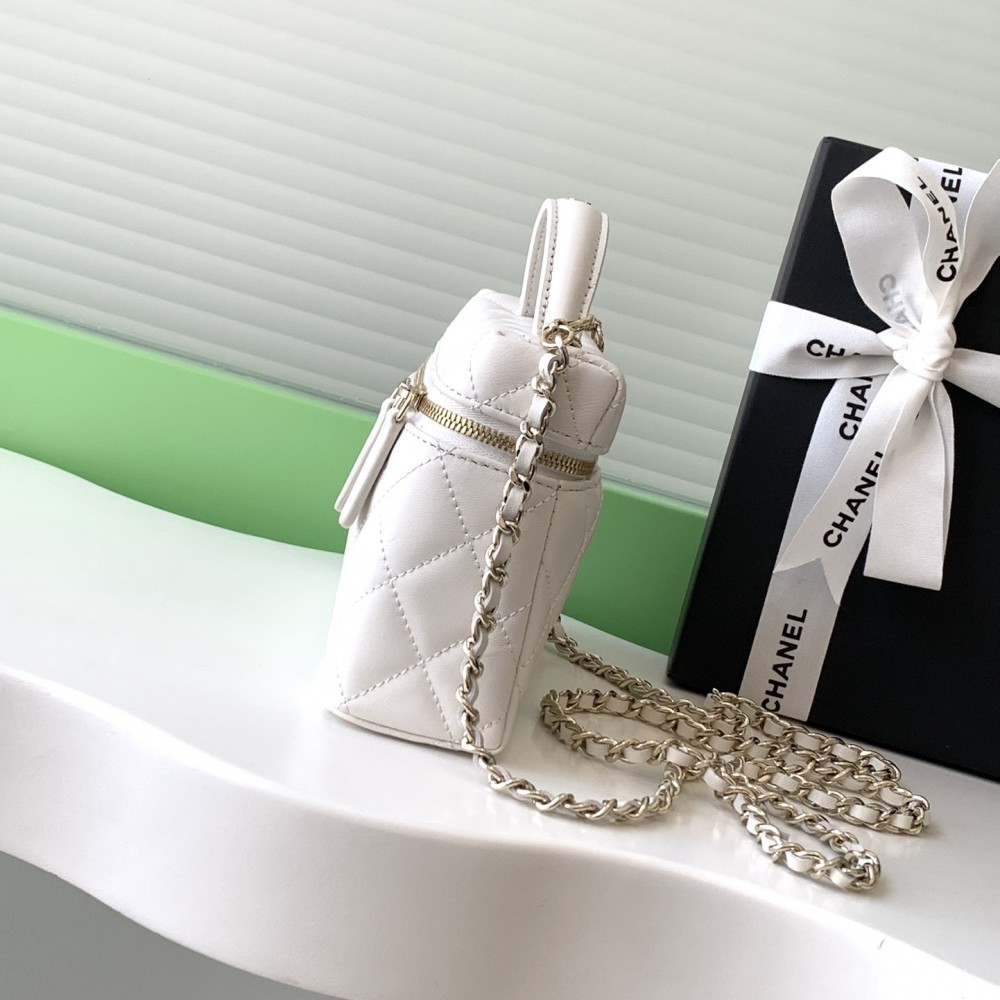 Chanel 25C Vanity Case White Leather Handbag