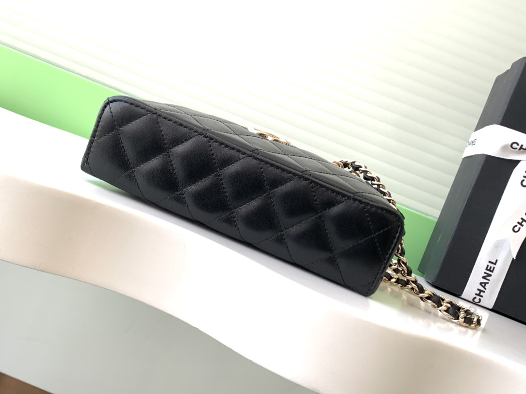 Chanel 25C Vanity Case Black Leather Handbag Chanel 25C Vanity Case Black Leather Handbag