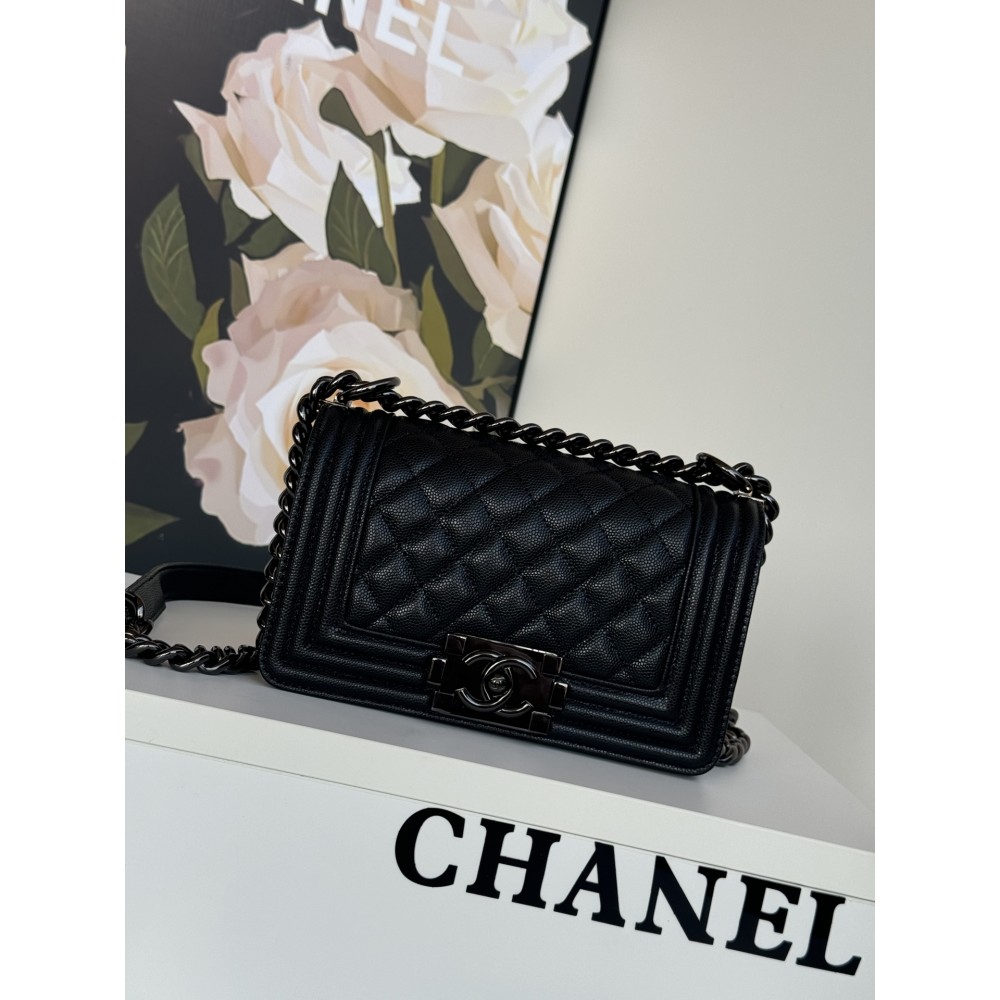 Chanel Black QuiltedCaviar Medium Boy Bag Ruthenium Hardware