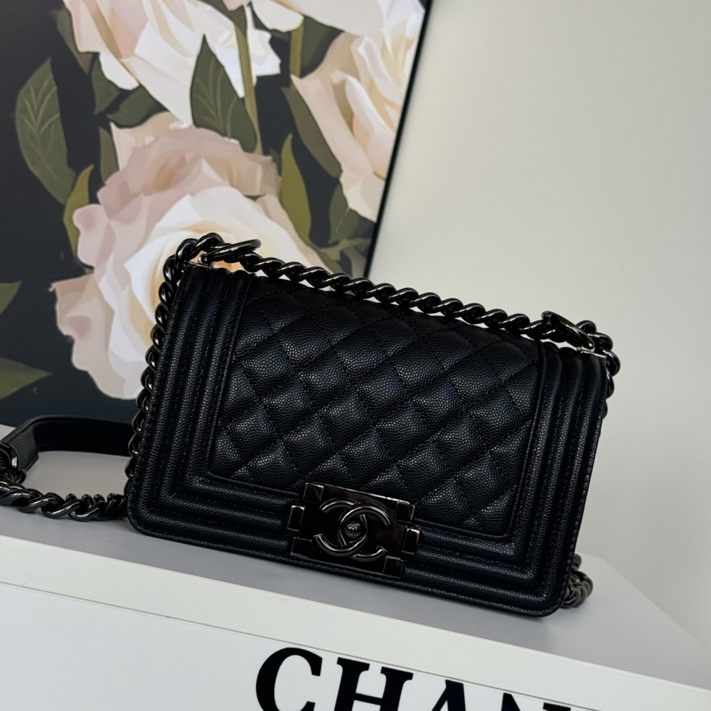 Chanel Black QuiltedCaviar Medium Boy Bag Ruthenium Hardware