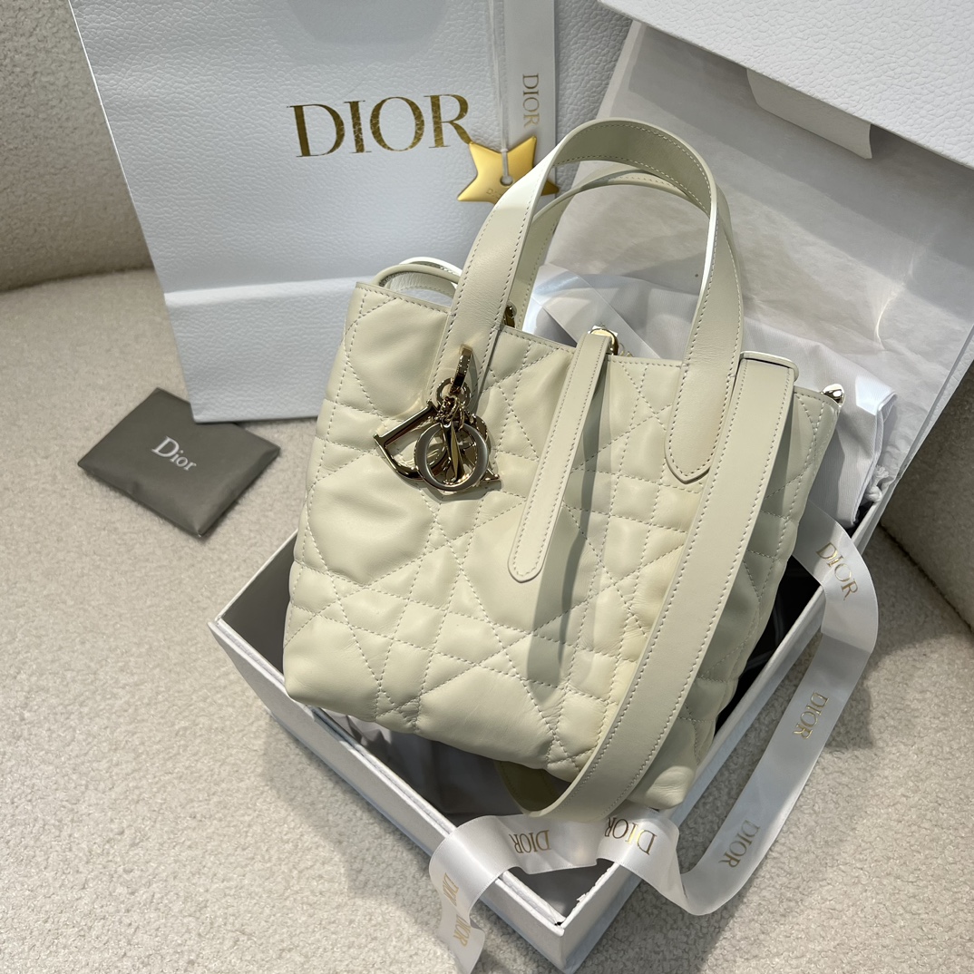 DIOR - Small DiorToujours Vertical Tote Bag Pale Pink Macrocannage Calfskin DIOR - Small DiorToujours Vertical Tote Bag Pale Pink Macrocannage Calfskin