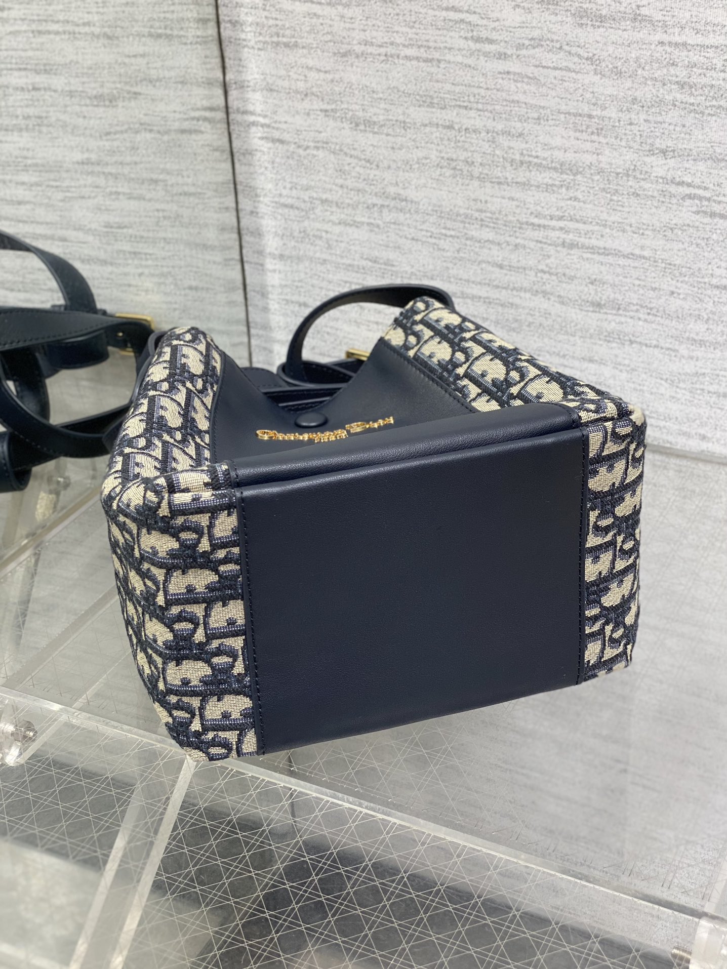 DIOR Small Signature Bucket Bag Blue Dior Oblique Jacquard DIOR Small Signature Bucket Bag Blue Dior Oblique Jacquard