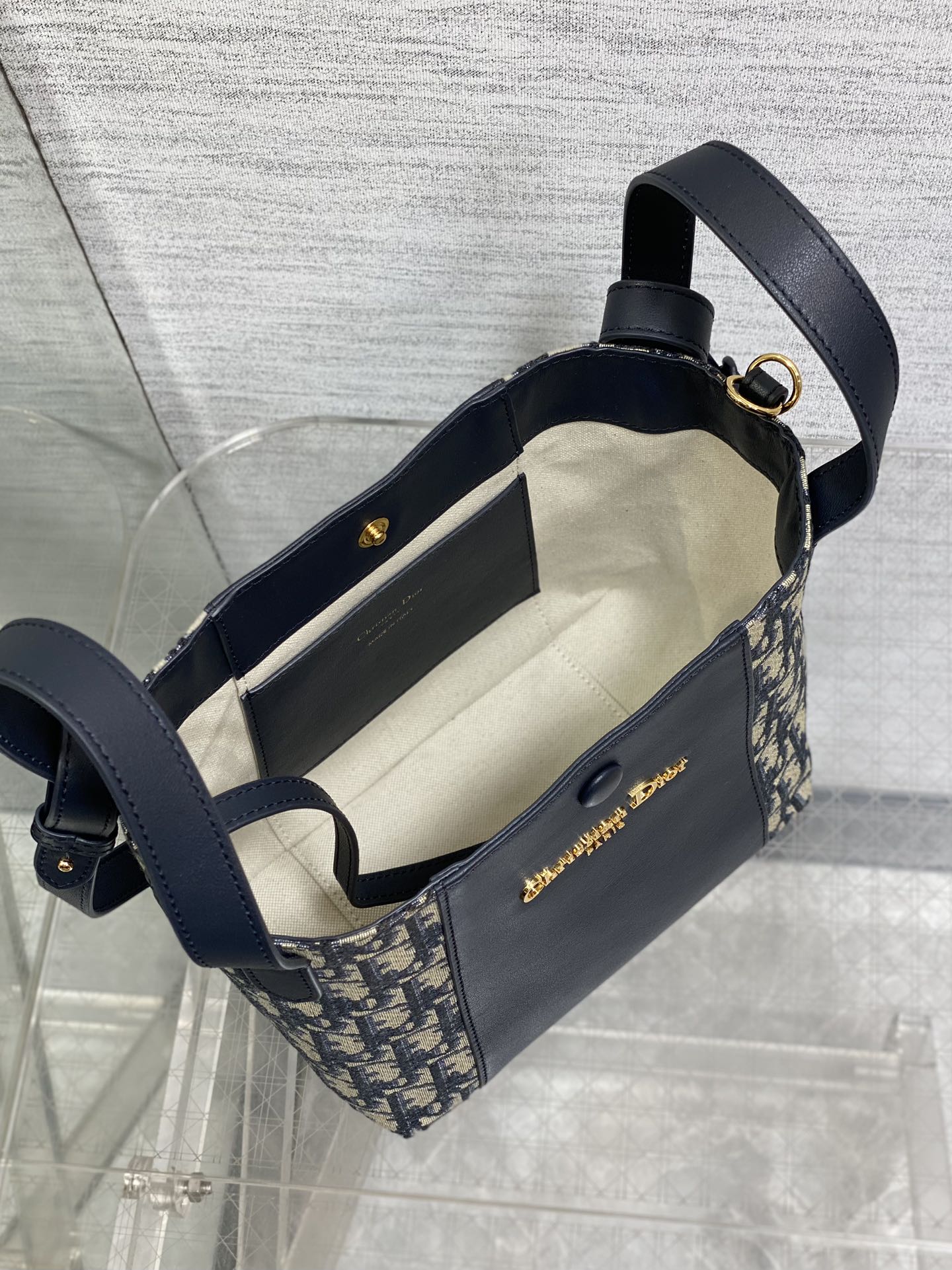 DIOR Small Signature Bucket Bag Blue Dior Oblique Jacquard DIOR Small Signature Bucket Bag Blue Dior Oblique Jacquard