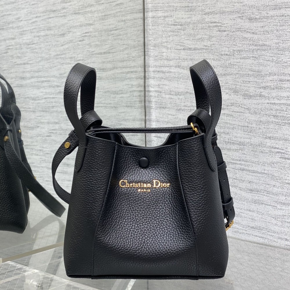 DIOR - Medium Signature Bucket Bag Black Grained Calfskin 