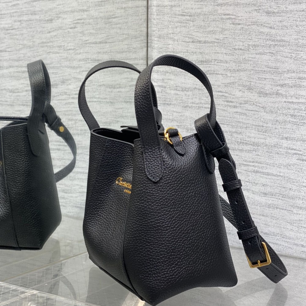 DIOR - Medium Signature Bucket Bag Black Grained Calfskin 