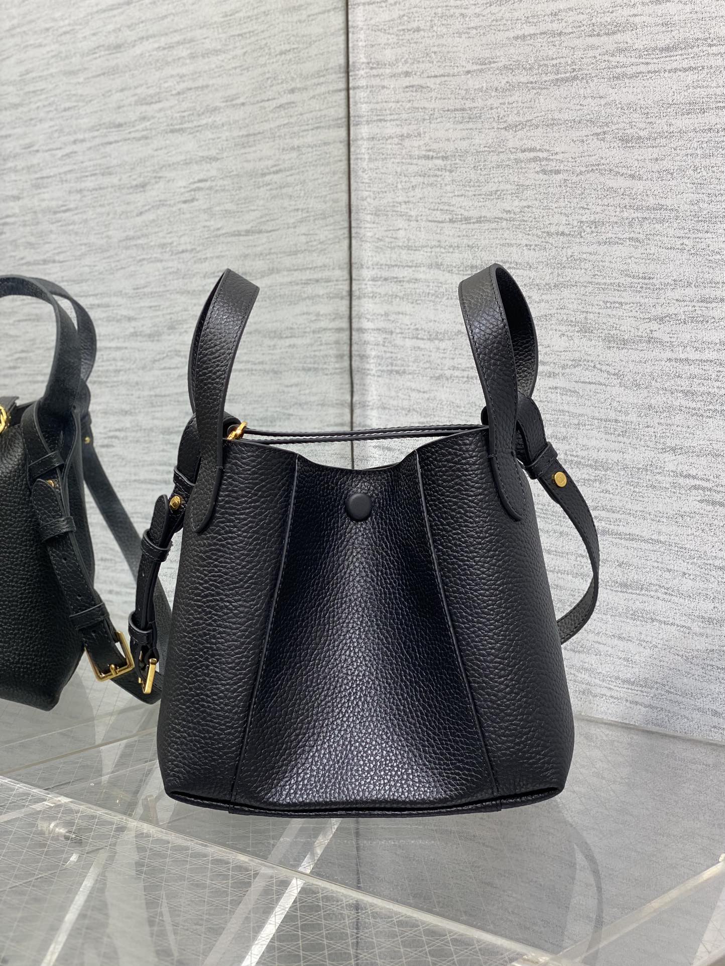 DIOR - Medium Signature Bucket Bag Black Grained Calfskin DIOR - Medium Signature Bucket Bag Black Grained Calfskin