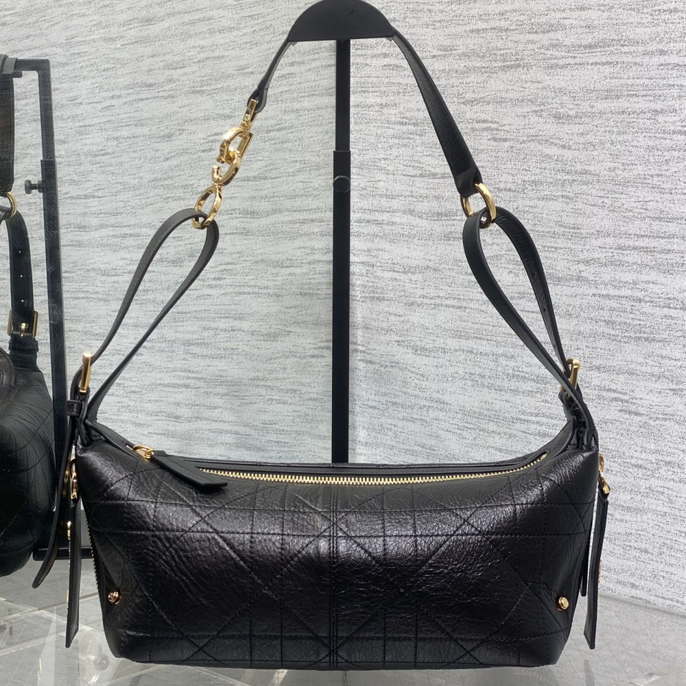 D-Journey Bag in Crinkled Calfskin Black Flat Macrocannage