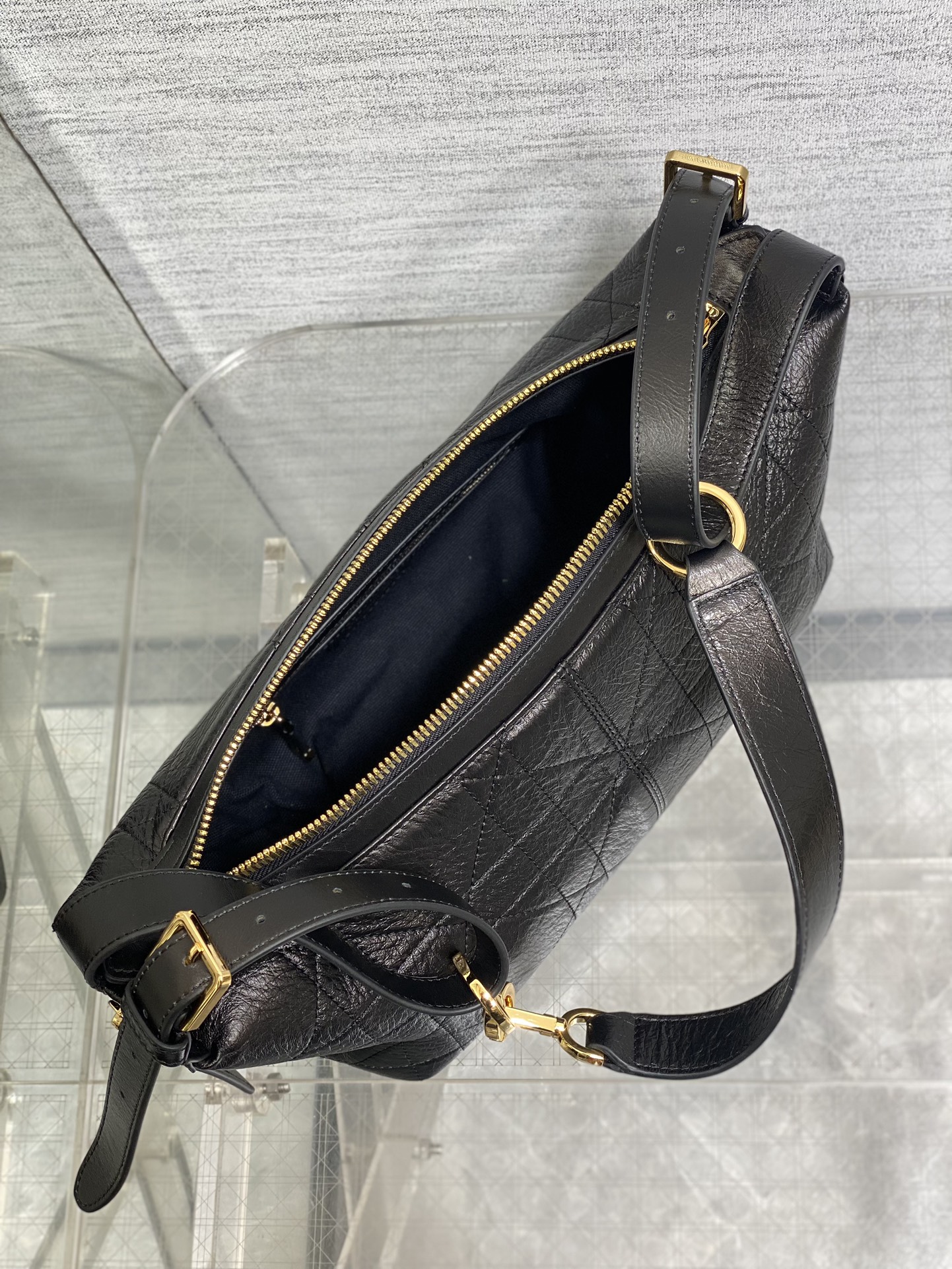 D-Journey Bag in Crinkled Calfskin Black Flat Macrocannage D-Journey Bag in Crinkled Calfskin Black Flat Macrocannage