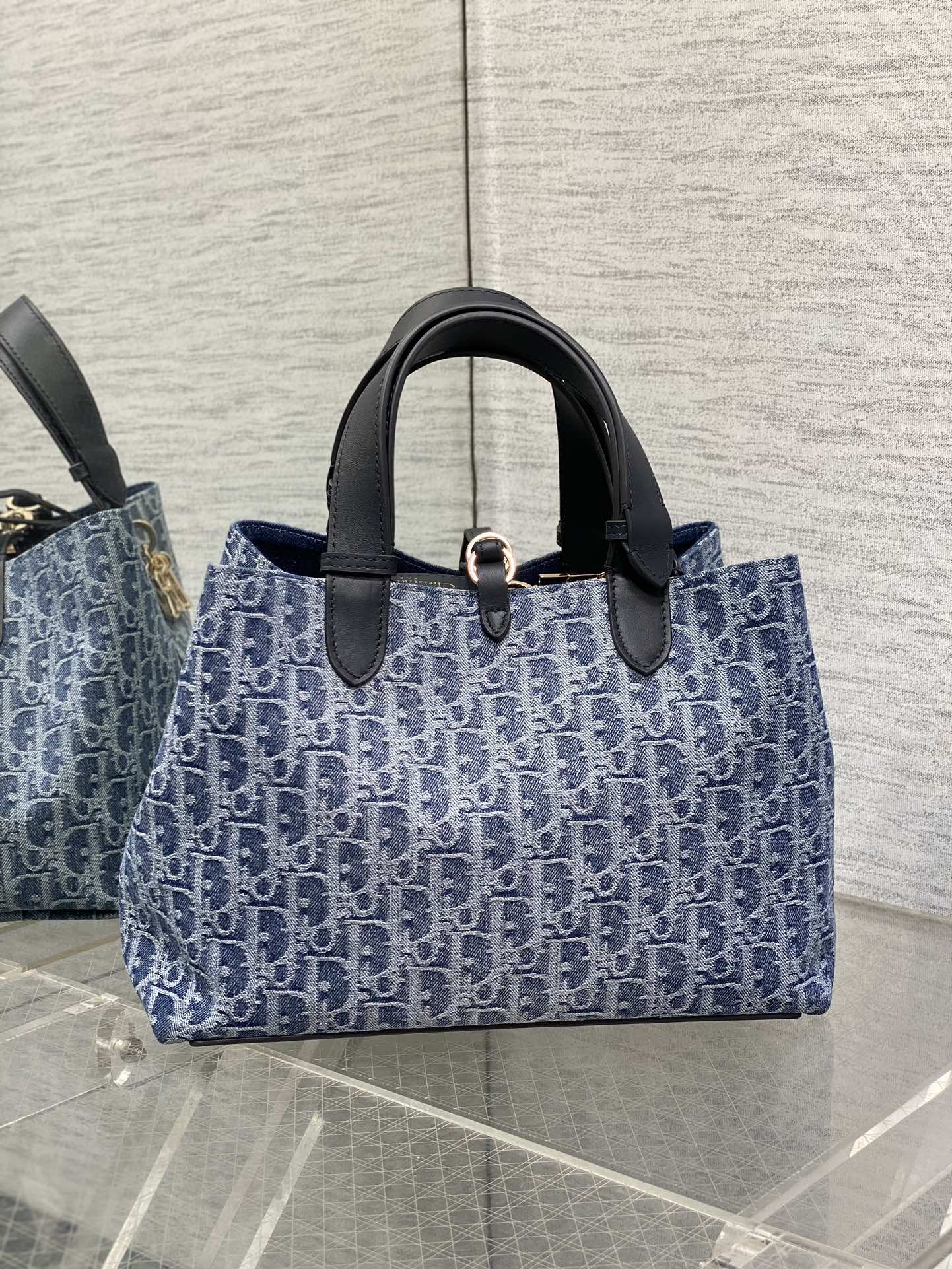 Medium Dior Toujours Bag Blue Denim Dior Oblique Jacquard Medium Dior Toujours Bag Blue Denim Dior Oblique Jacquard