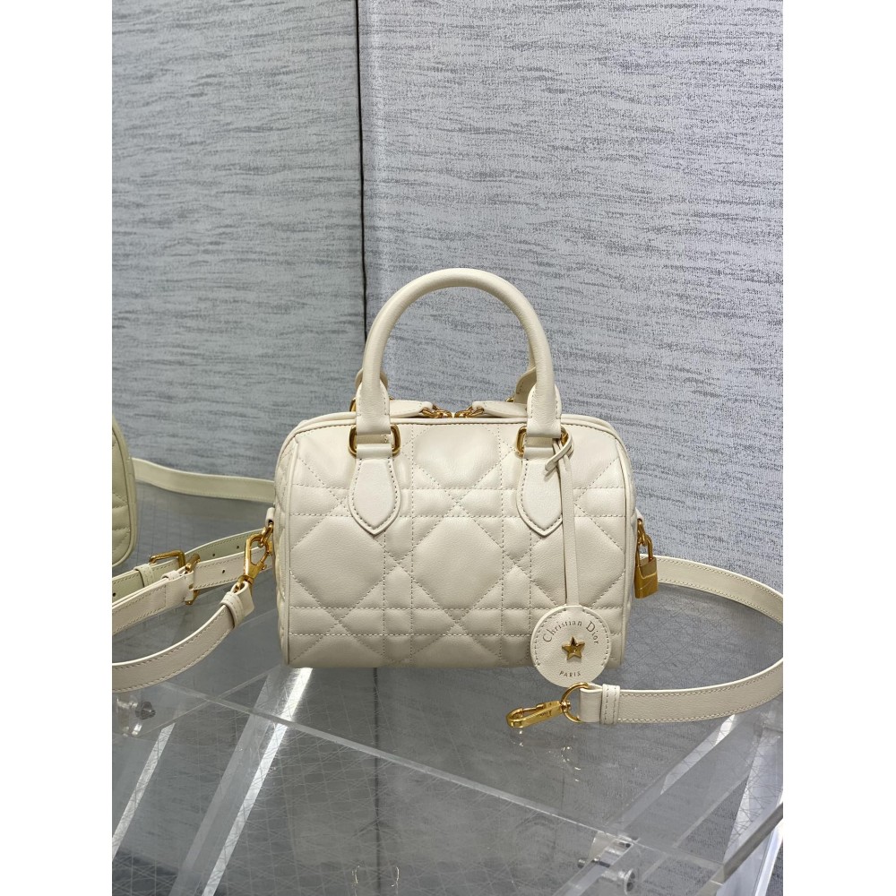 DIOR Groove 20 Bag Dusty lvory Macrocannage Calfskin