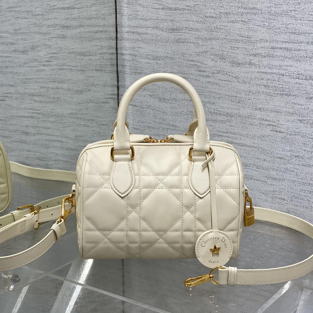 DIOR Groove 20 Bag Dusty lvory Macrocannage Calfskin