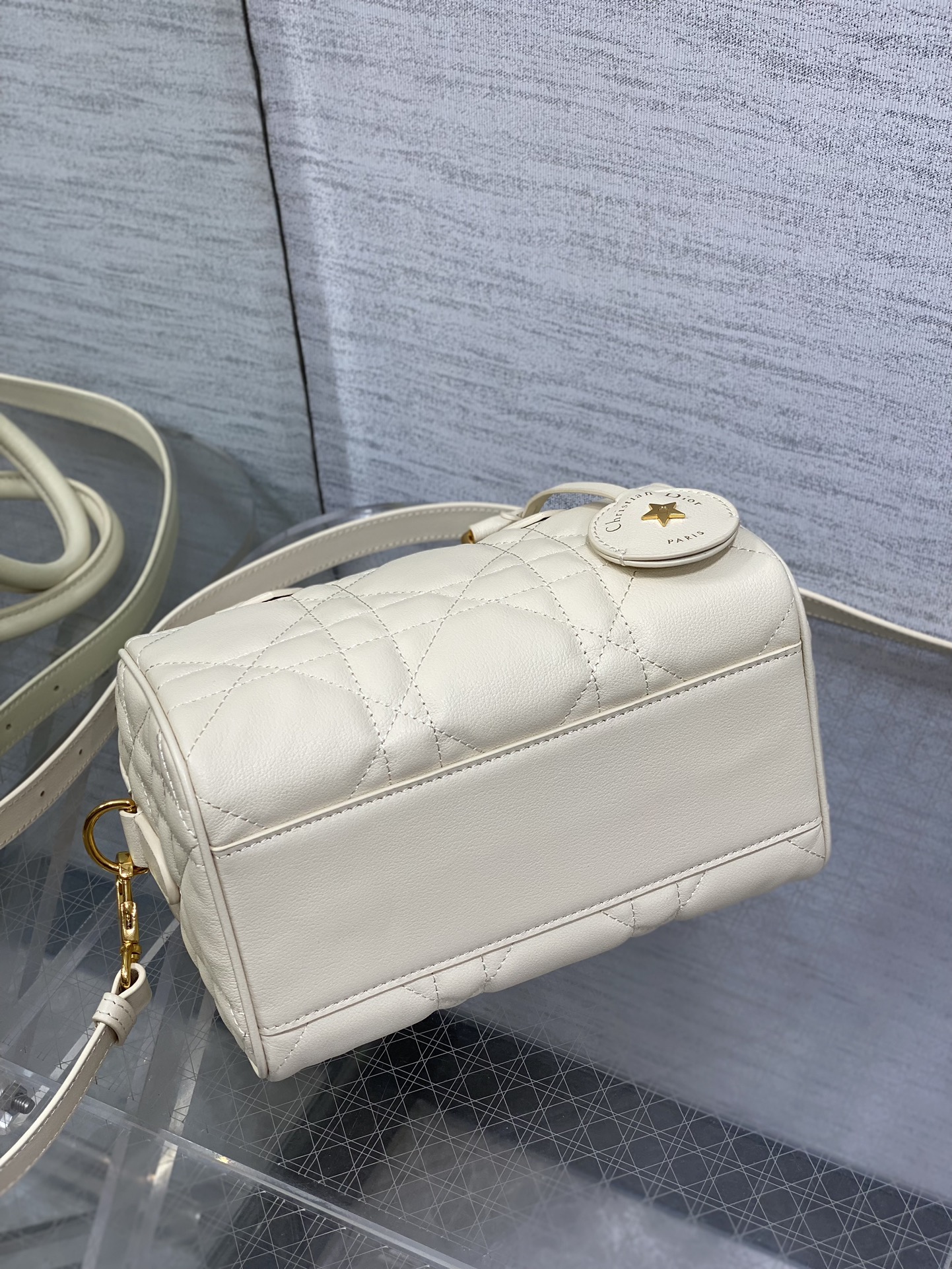 DIOR Groove 20 Bag Dusty lvory Macrocannage Calfskin DIOR Groove 20 Bag Dusty lvory Macrocannage Calfskin