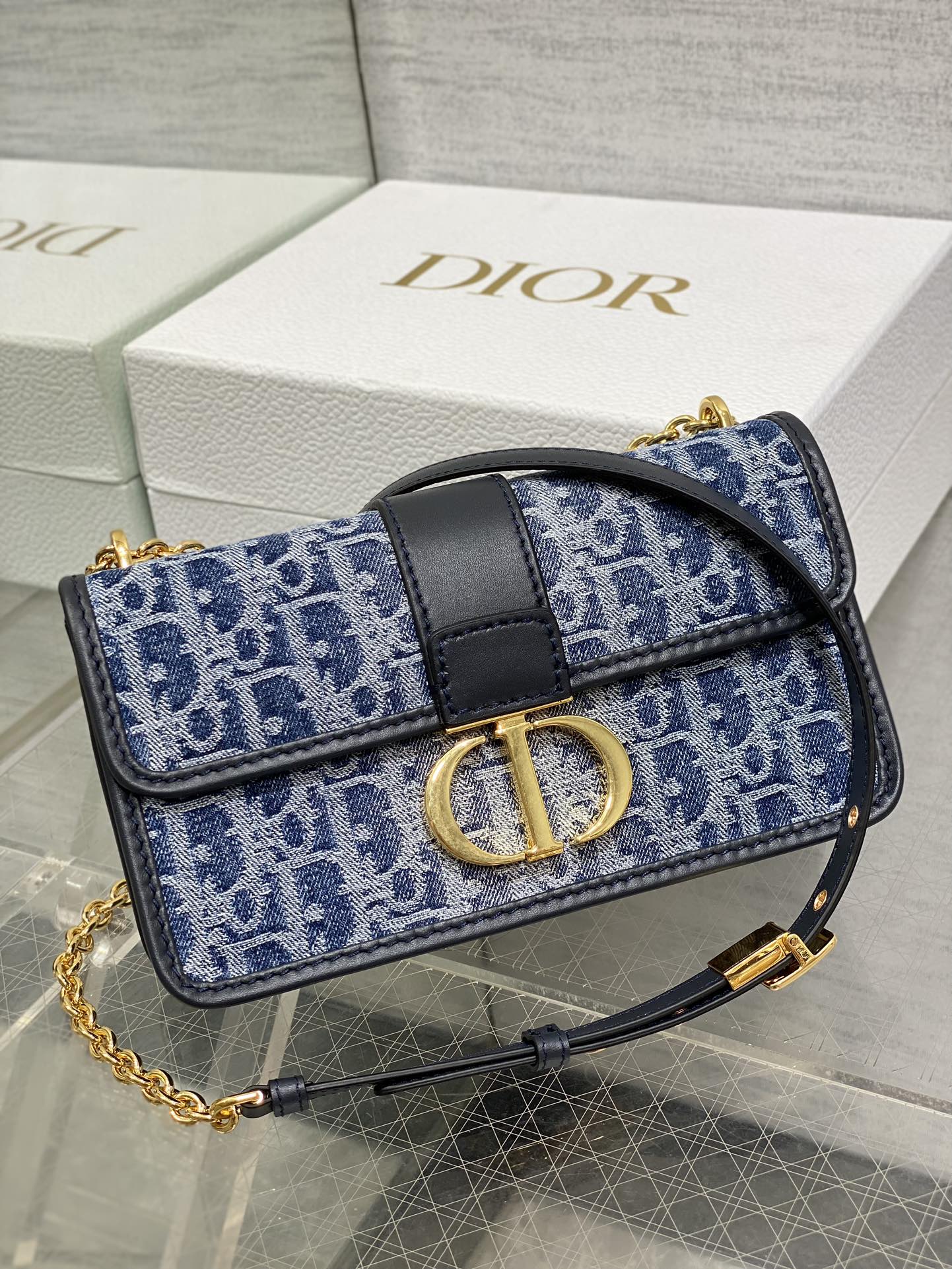 DIOR 30 Montaigne Bag Blue Dior Oblique Jacquard DIOR 30 Montaigne Bag Blue Dior Oblique Jacquard
