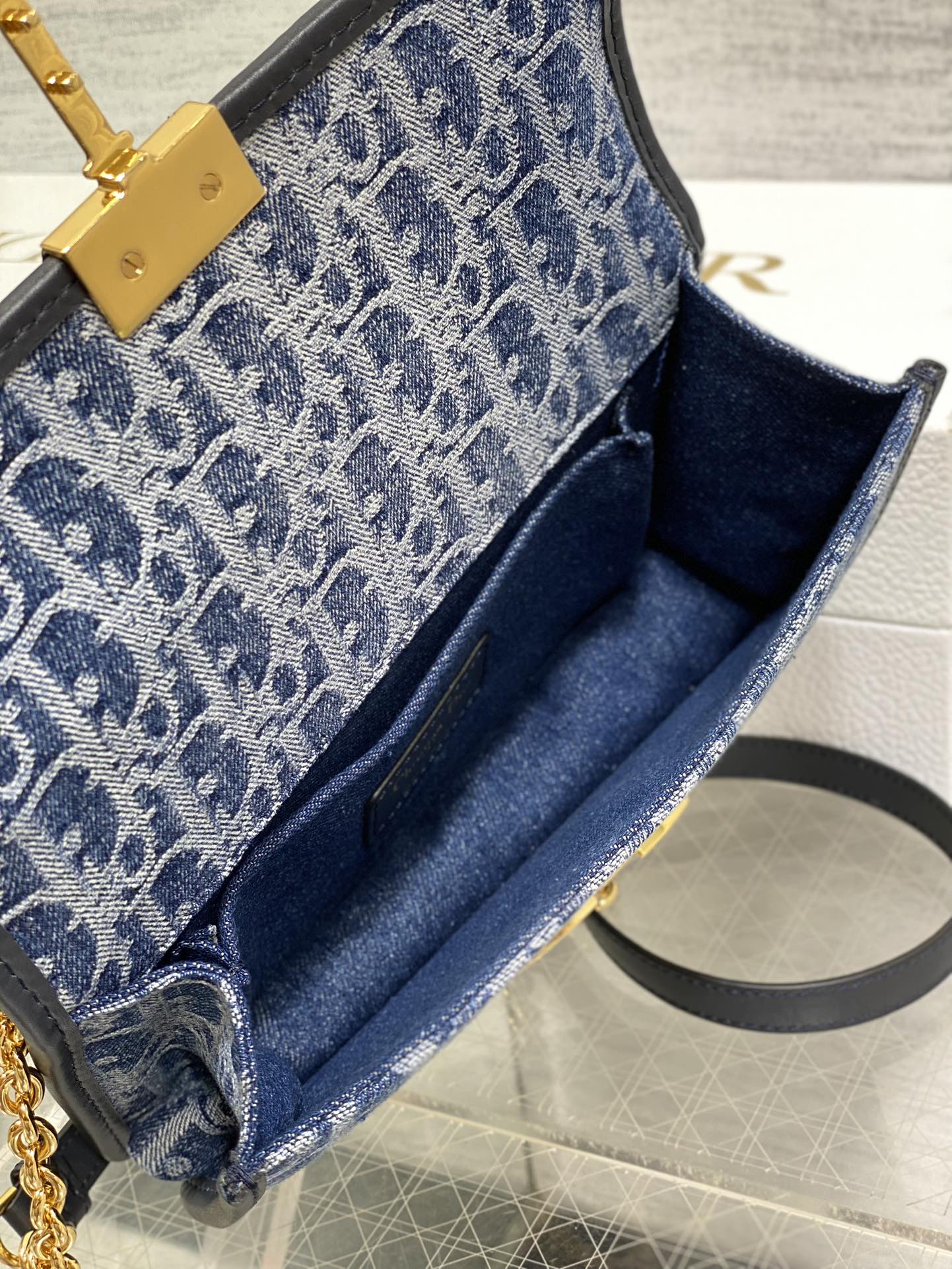 DIOR 30 Montaigne Bag Blue Dior Oblique Jacquard 