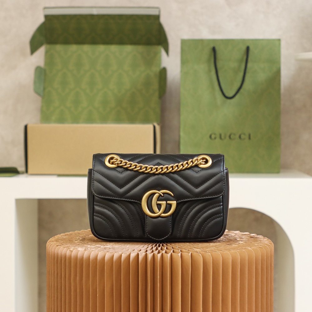 GUCCI Black Matelasse Calfskin Small GG Marmont Shoulder Bag