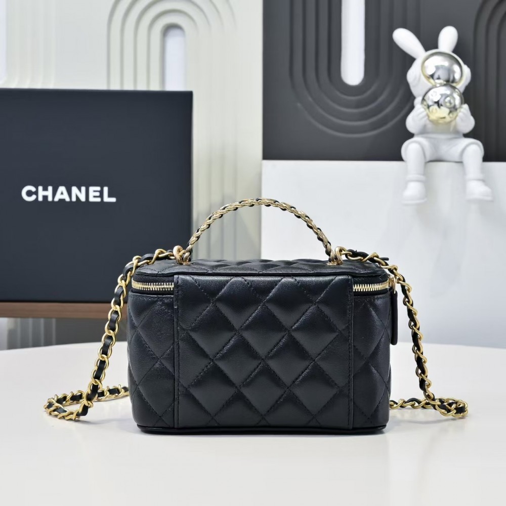 CHANEL  Lambskin Quilted Pick Me Up Vanity Case Black