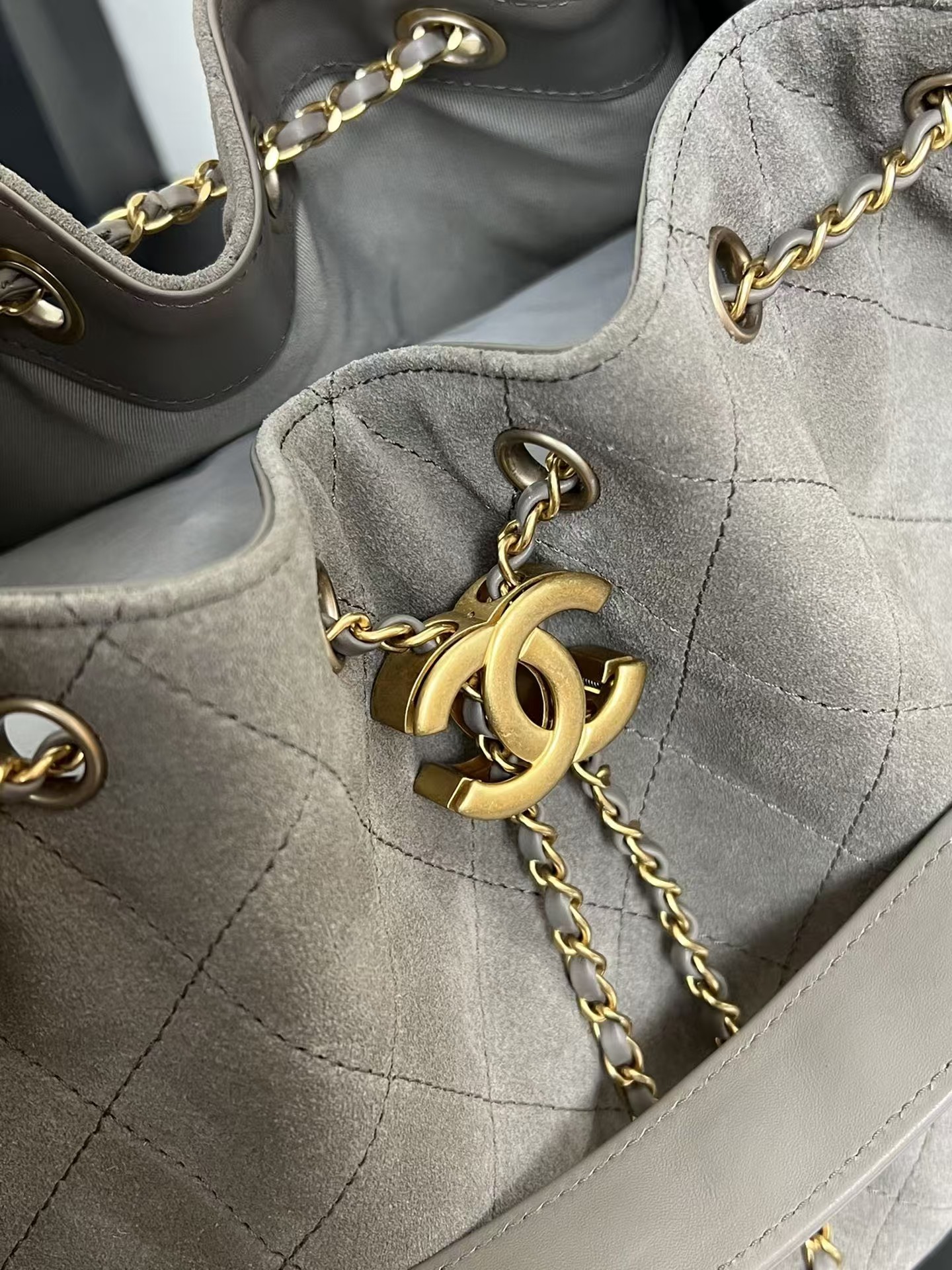 Chanel 25c HOBO Bag Caviar Quilted Handbag Large Grey Suede