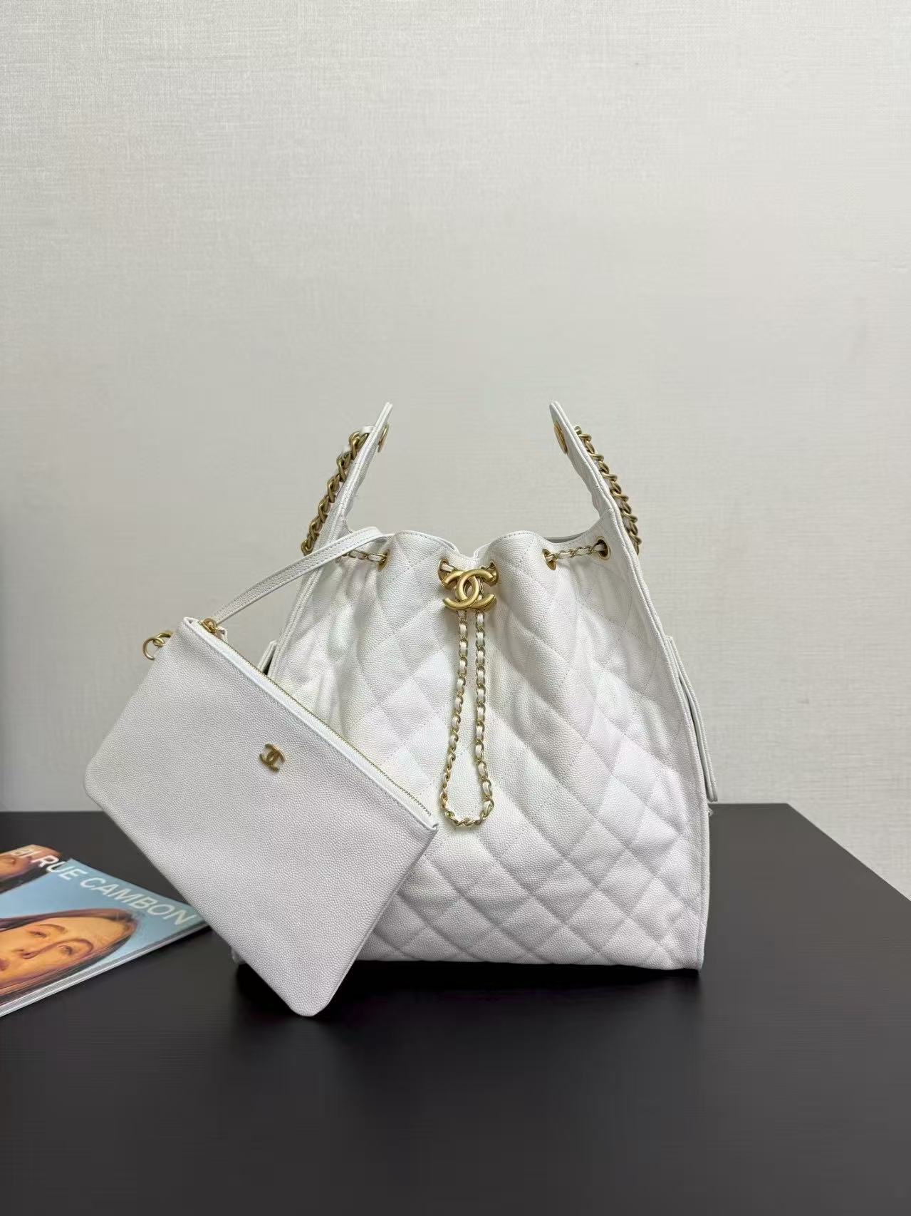 Chanel 25c HOBO Bag Caviar Quilted Handbag Large White