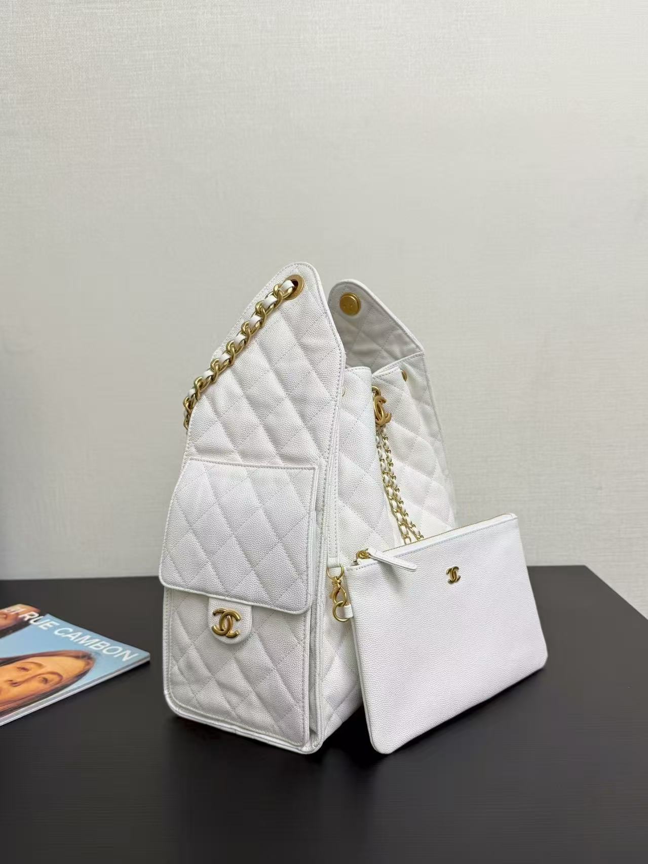 Chanel 25c HOBO Bag Caviar Quilted Handbag Large White