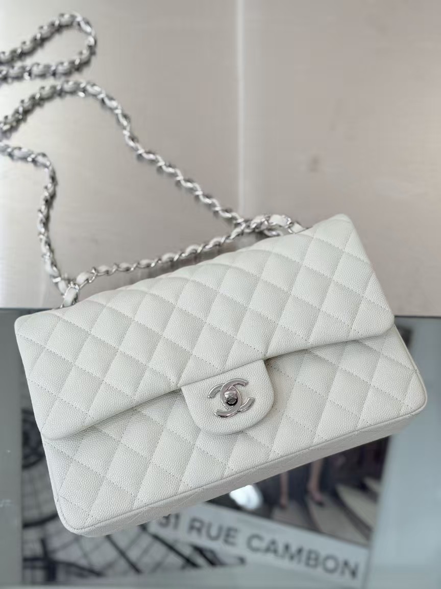 Chanel white Jumbo DoubleFlap Caviar Bag 