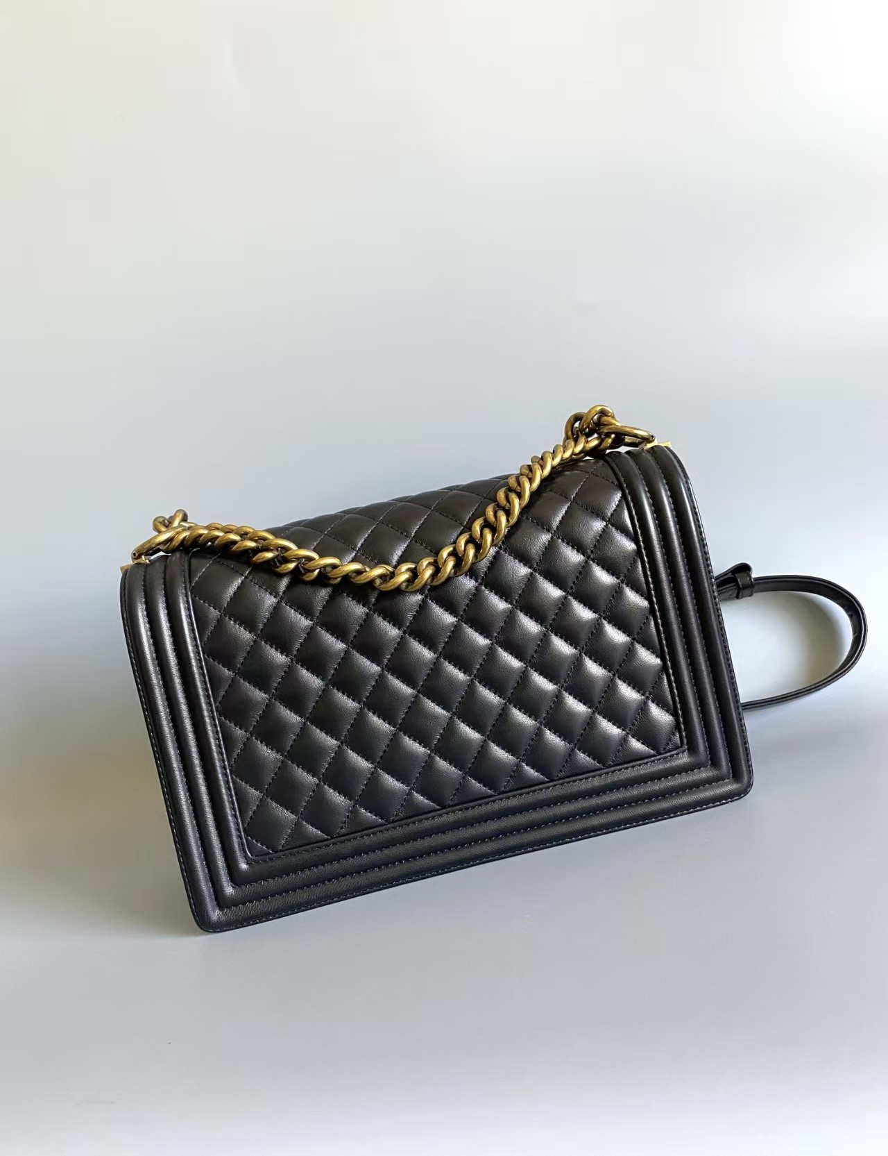 Chanel Large BOY CHANEL Handbag Grained Calfskin & Gold-Tone Metal Black Medium