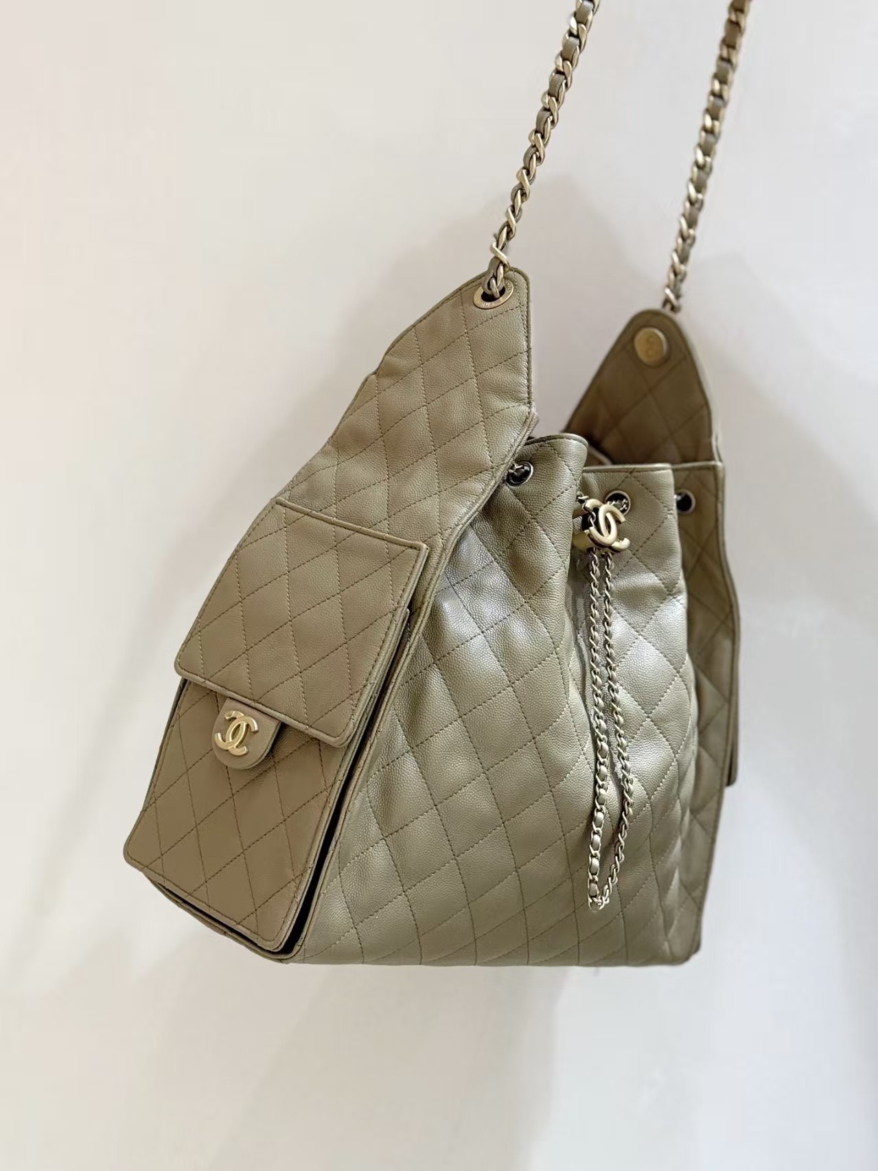 Chanel 25 Medium Hobo Handbag Grained Calfskin