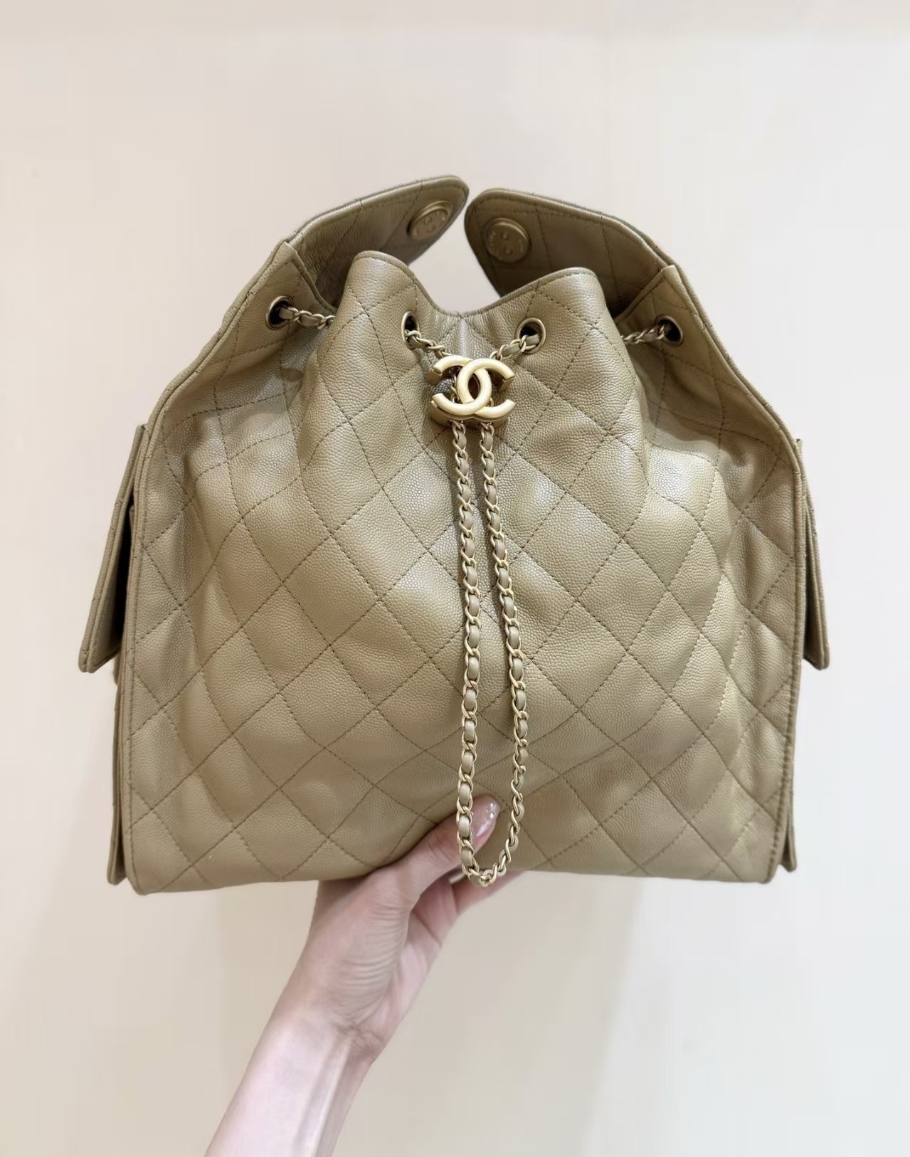 Chanel 25 Medium Hobo Handbag Grained Calfskin