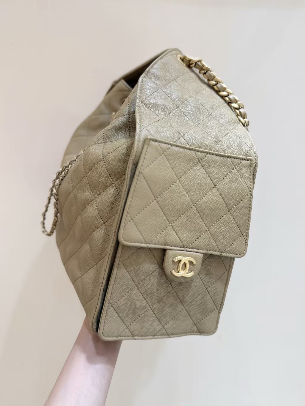 Chanel 25 Medium Hobo Handbag Grained Calfskin