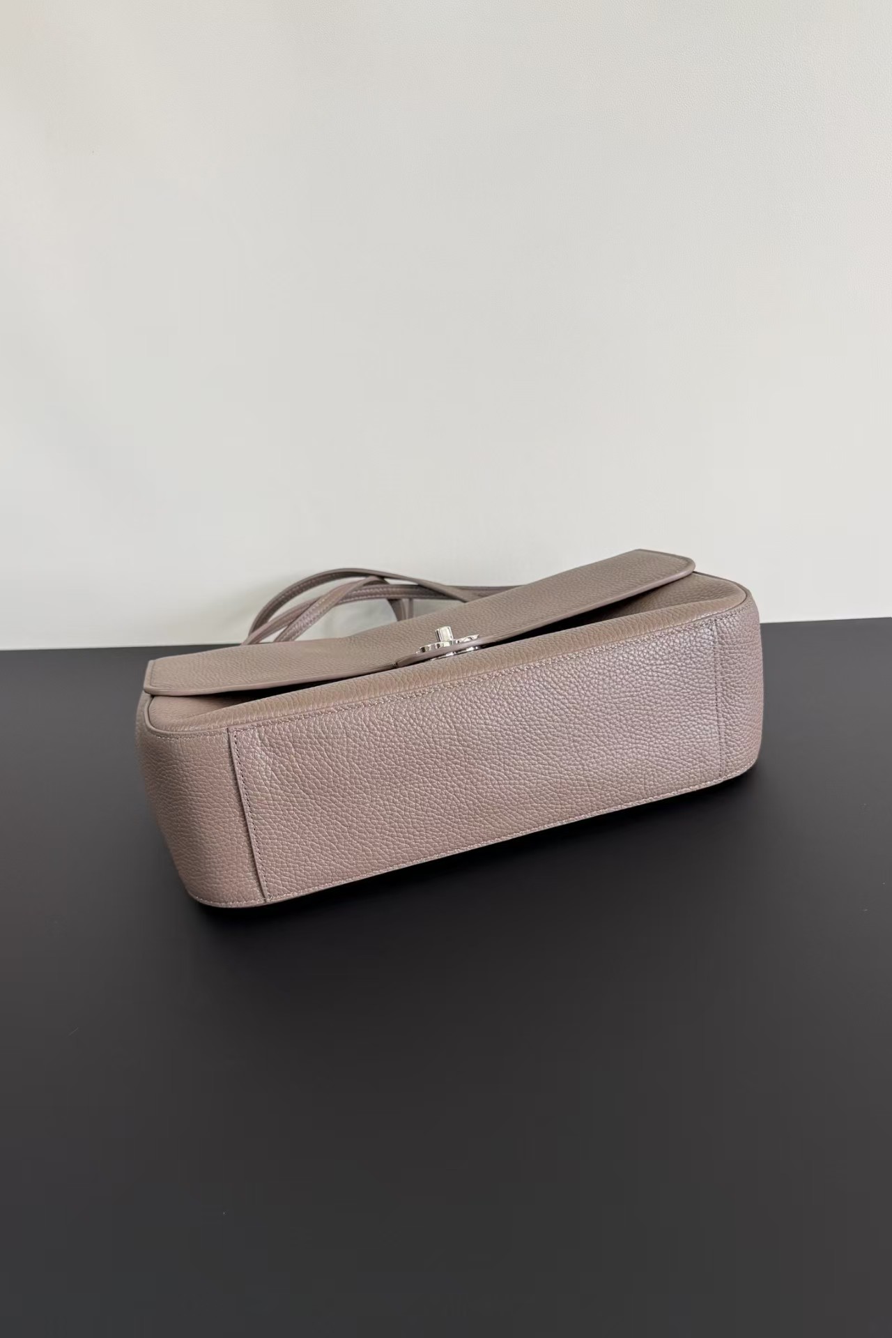 Chanel Maxi Flapbag Grained Calfskin&Silver Tone Metal Light Brown