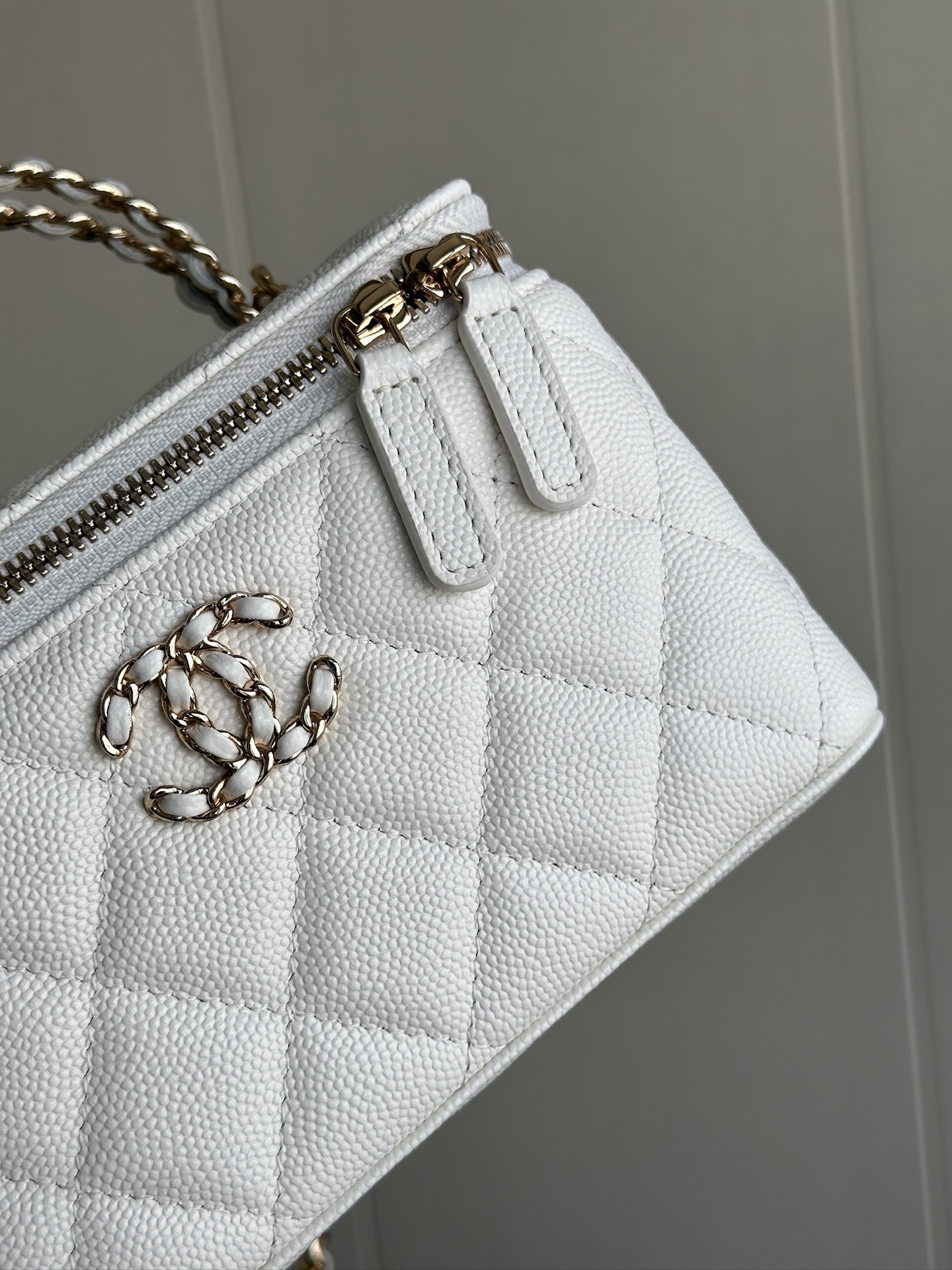 Chanel Long Vanity with Chain Grained Shiny Calfskin & Gold-Tone Metal White