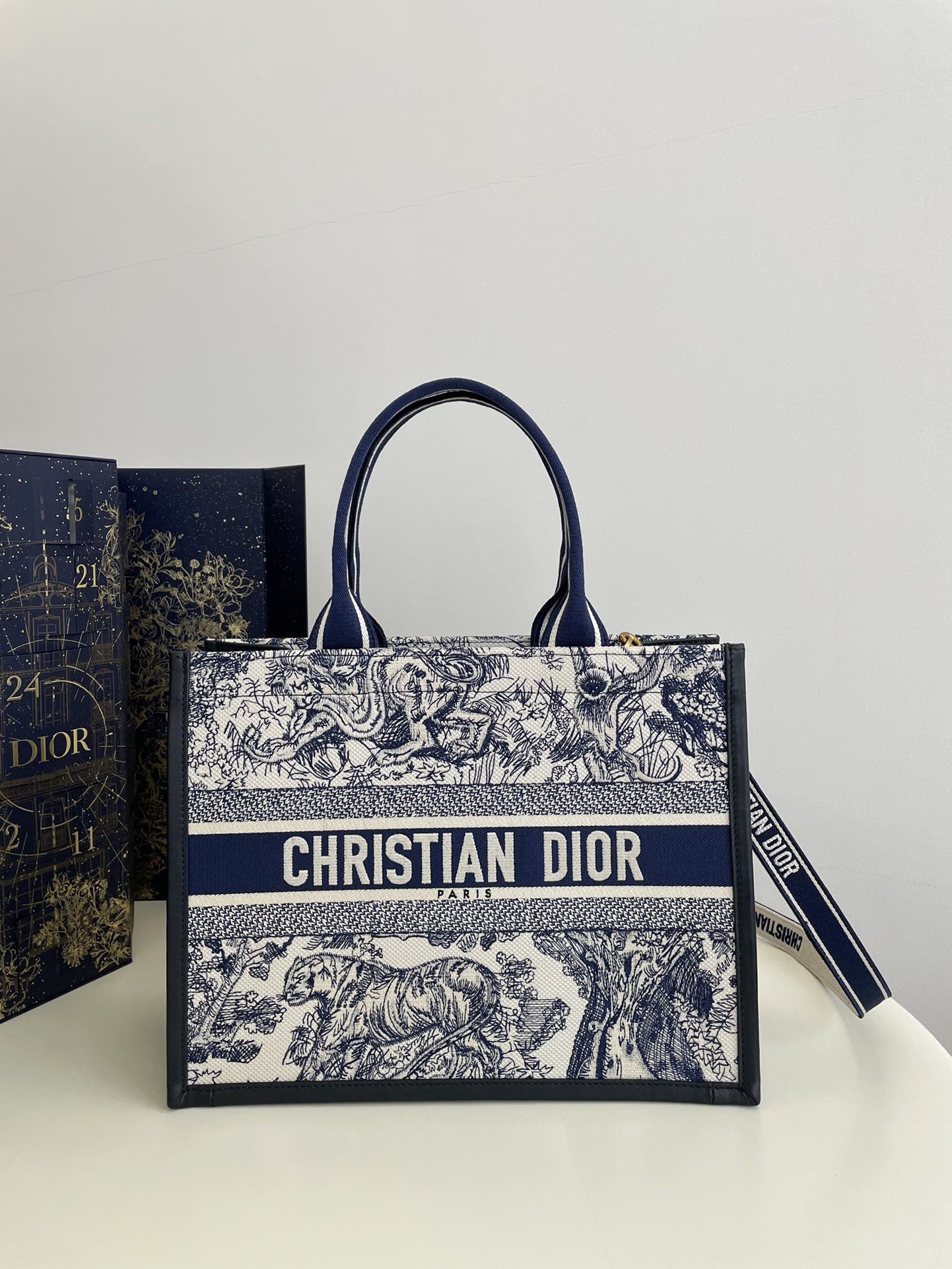 Medium Dior Book Tote Blue and Ecru Toile de Jouy Reverse Embroidery (36 x 16 x 27 cm) Medium Dior Book Tote Blue and Ecru Toile de Jouy Reverse Embroidery (36 x 16 x 27 cm)