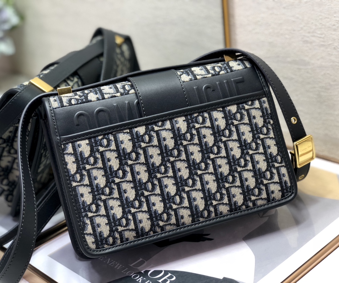30 Montaigne Bag Blue Dior Oblique Jacquard 30 Montaigne Bag Blue Dior Oblique Jacquard