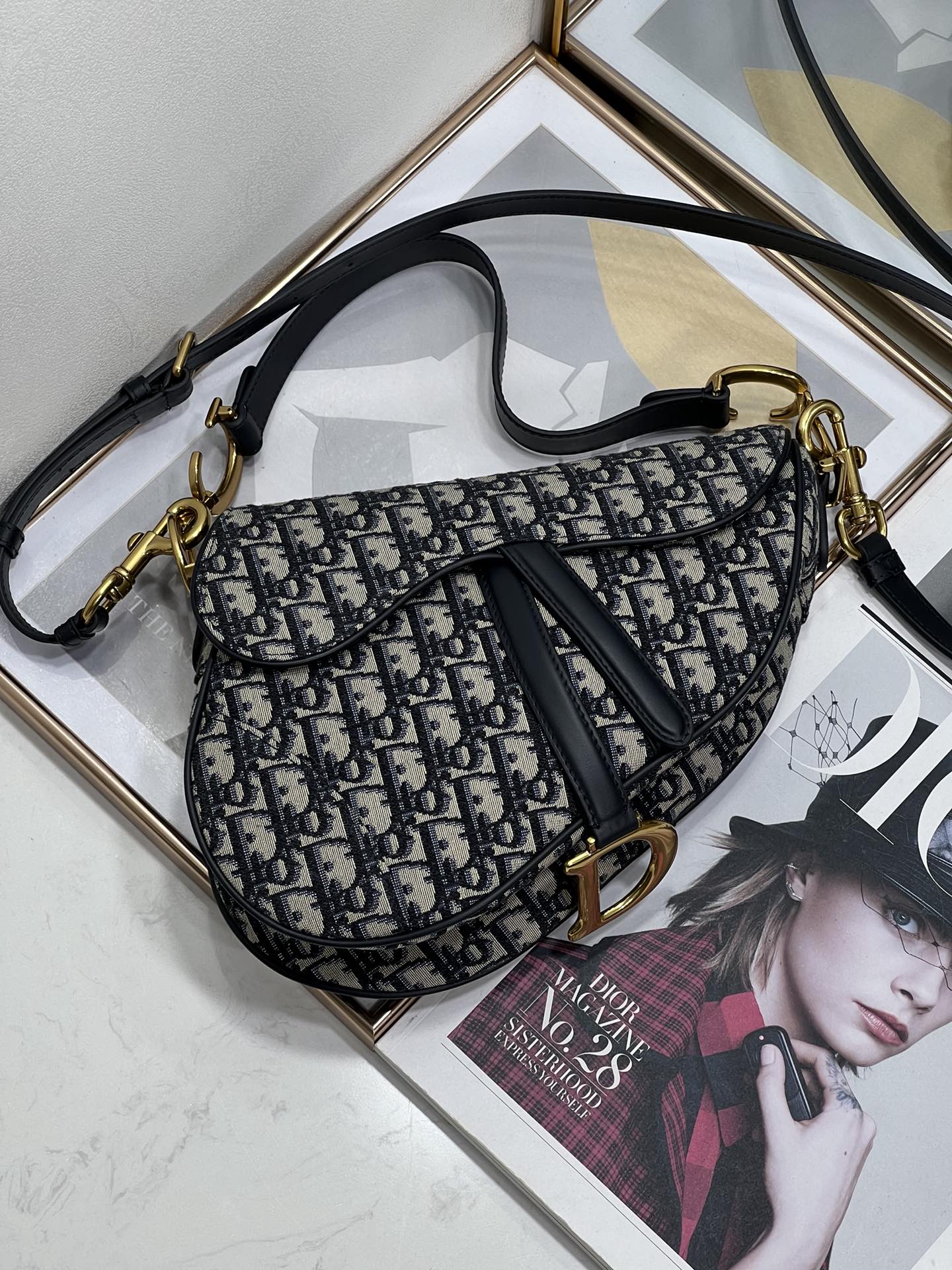 Saddle Bag with Strap Blue Dior Oblique Jacquard (25.5 x 20 x 6.5 cm) Saddle Bag with Strap Blue Dior Oblique Jacquard (25.5 x 20 x 6.5 cm)
