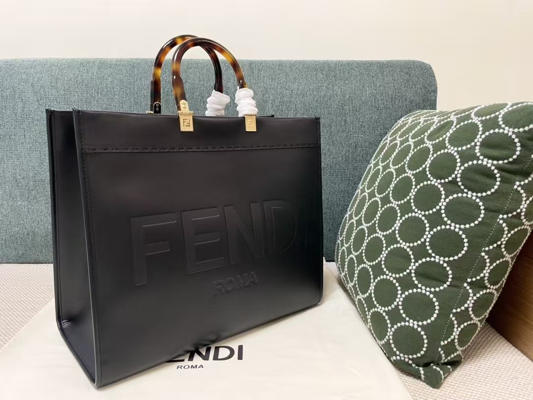 Fendi Sunshine Large Leather Black Fendi Sunshine Large Leather Black