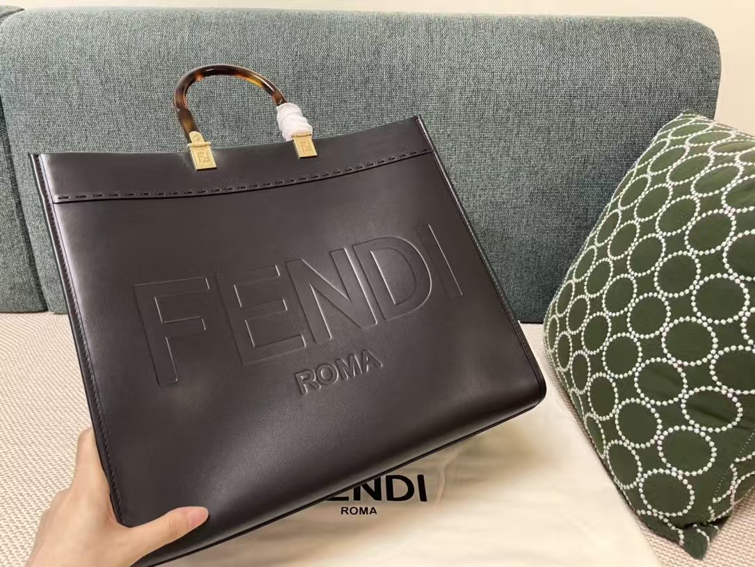Fendi Sunshine Large Leather Black Fendi Sunshine Large Leather Black