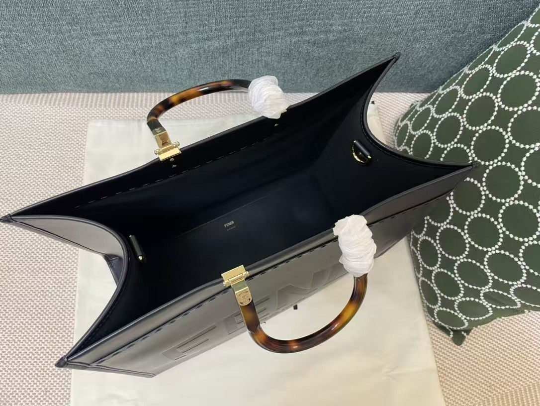 Fendi Sunshine Large Leather Black Fendi Sunshine Large Leather Black