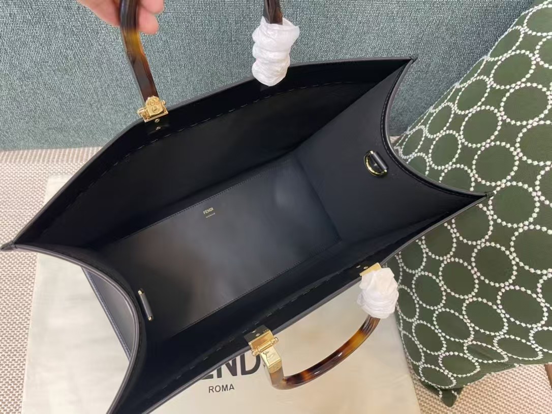 Fendi Sunshine Large Leather Black Fendi Sunshine Large Leather Black