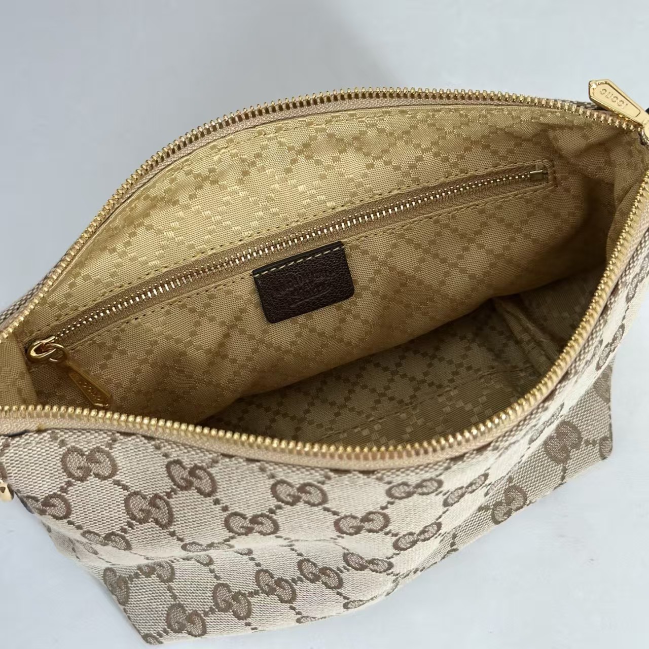 Gucci Brera medium crossbody bag Varianten sandfarbener und brauner GG Canvas