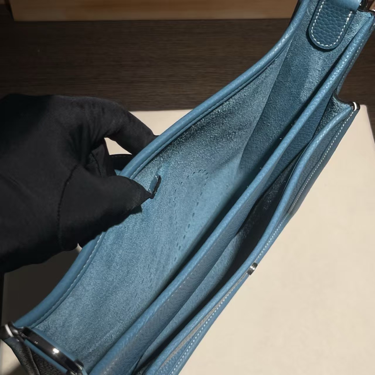 Hermes  Taurillon Clemence Evelyne III GM Blue Jean