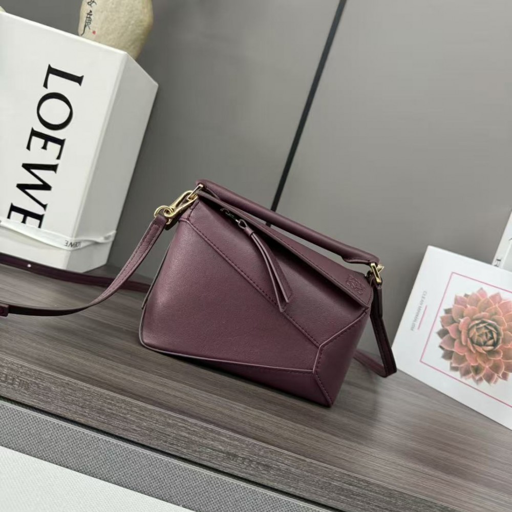 LOEWE Mini Puzzle bag in smooth calfskin Red