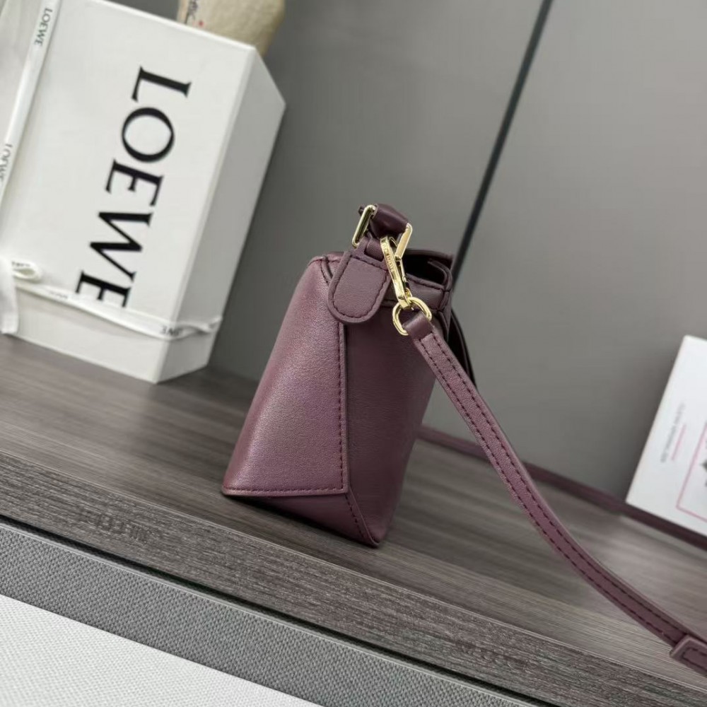 LOEWE Mini Puzzle bag in smooth calfskin Red
