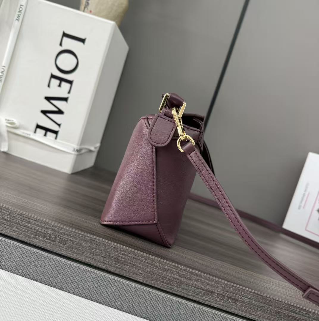 LOEWE Mini Puzzle bag in smooth calfskin Red