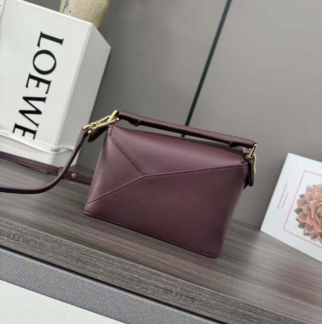 LOEWE Mini Puzzle bag in smooth calfskin Red