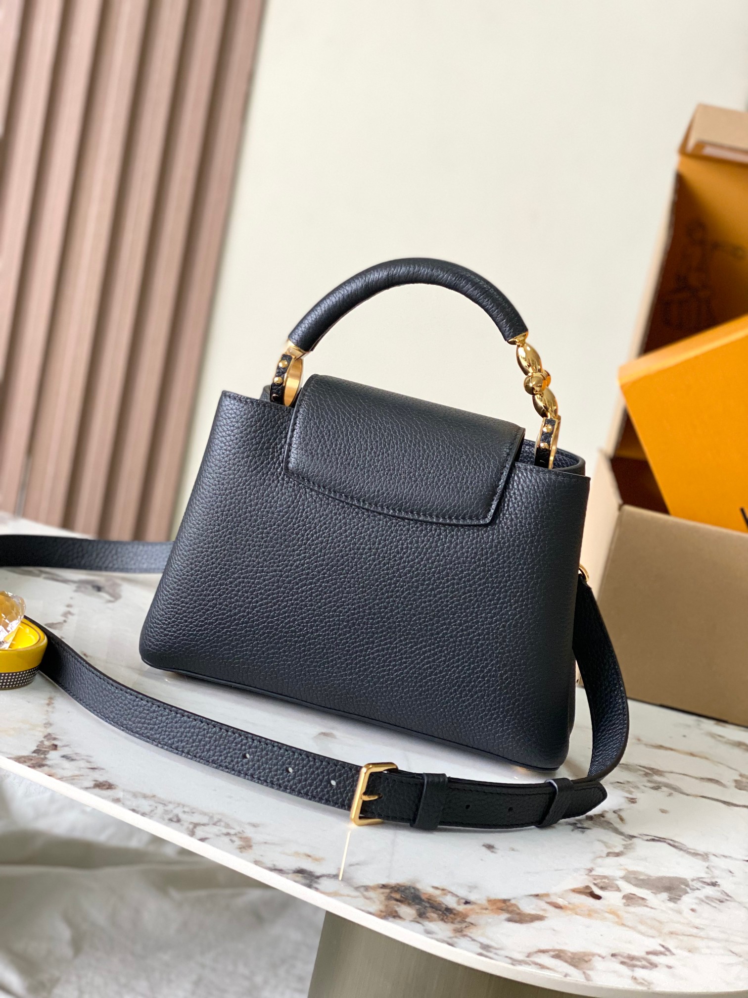 Louis Vuitton Handle Bags Taurillon LeatherCapucines BB Louis Vuitton Handle Bags Taurillon LeatherCapucines BB